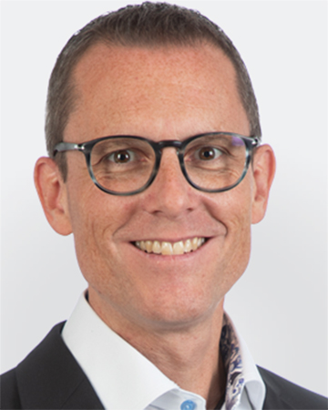 Daniel Stocker, Geschäftsleitung (CEO), Dipl. Geomatikingenieur FH, Dipl. Wirtschaftsingenieur FH NDS<div class="thirdEmployeeTitle" style="position: absolute; bottom: 14px;"> Standortleitung Glattpark (Opfikon)</div>